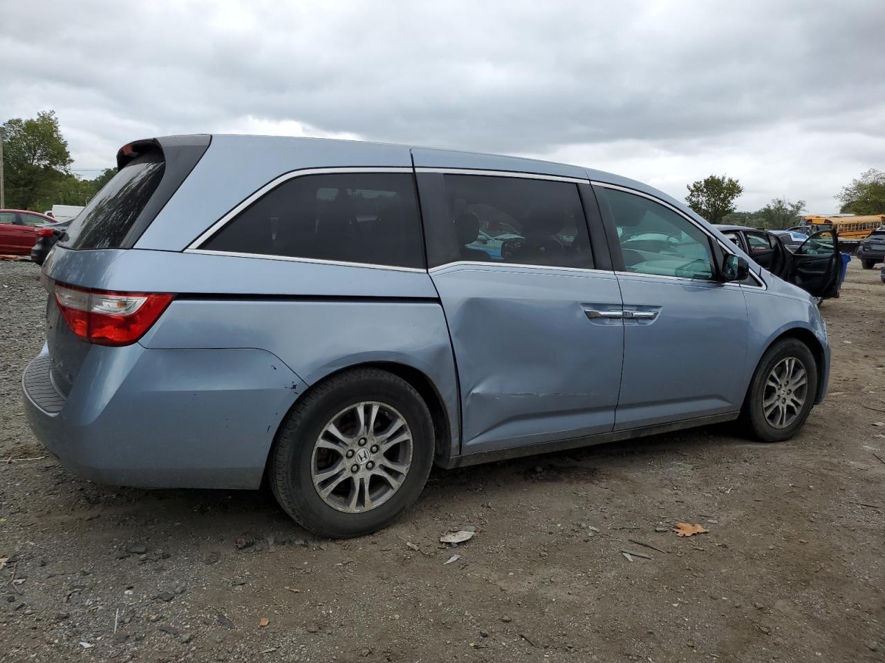 2011 Honda Odyssey Exl - Image 3