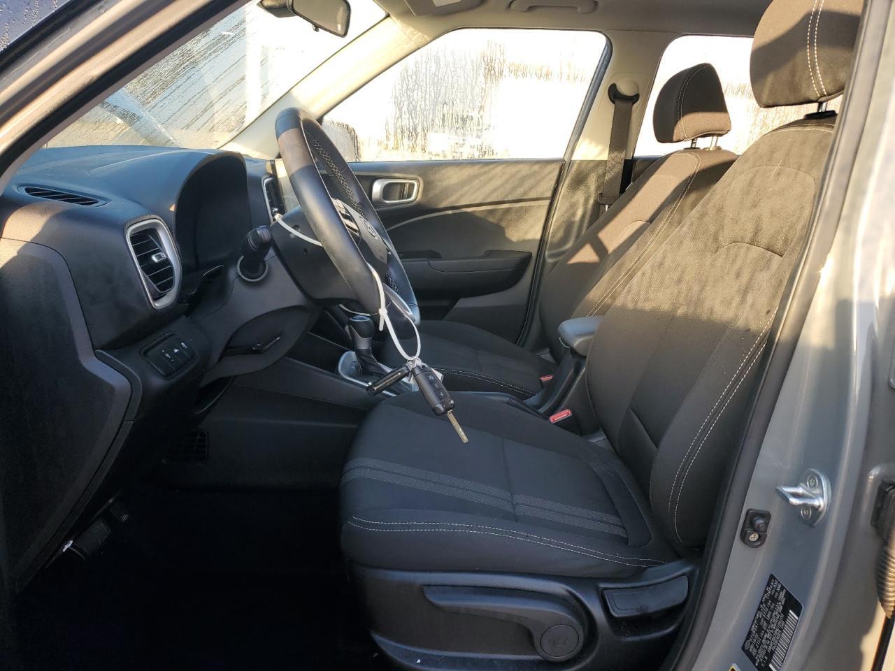 2022 Hyundai Venue Sel - Image 7