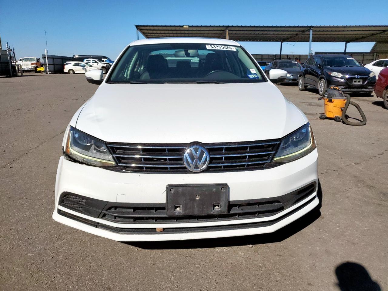 2018 Volkswagen Jetta Se - Image 5