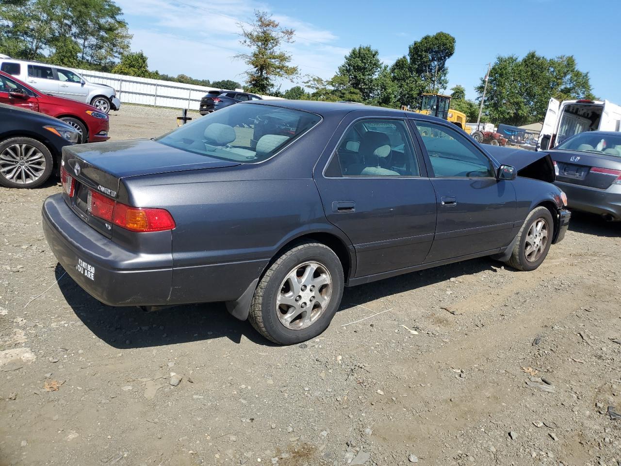 2000 Toyota Camry Le - Image 3