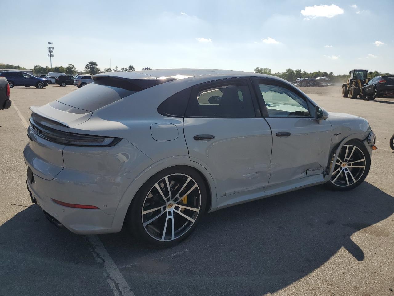 2024 Porsche Cayenne Turbo E-Hybrid Coupe - Фото 3
