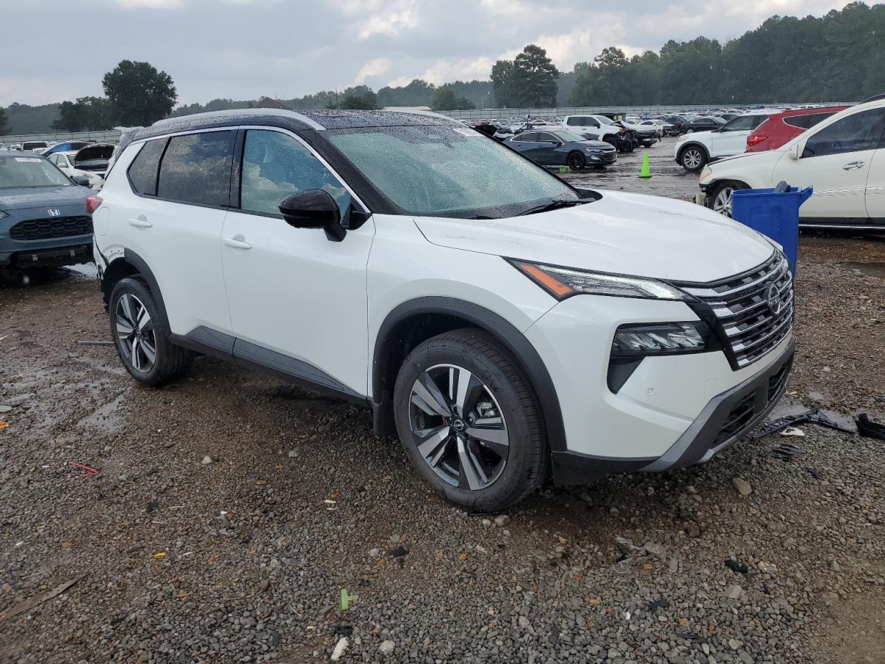 2025 Nissan Rogue Sl - Image 4