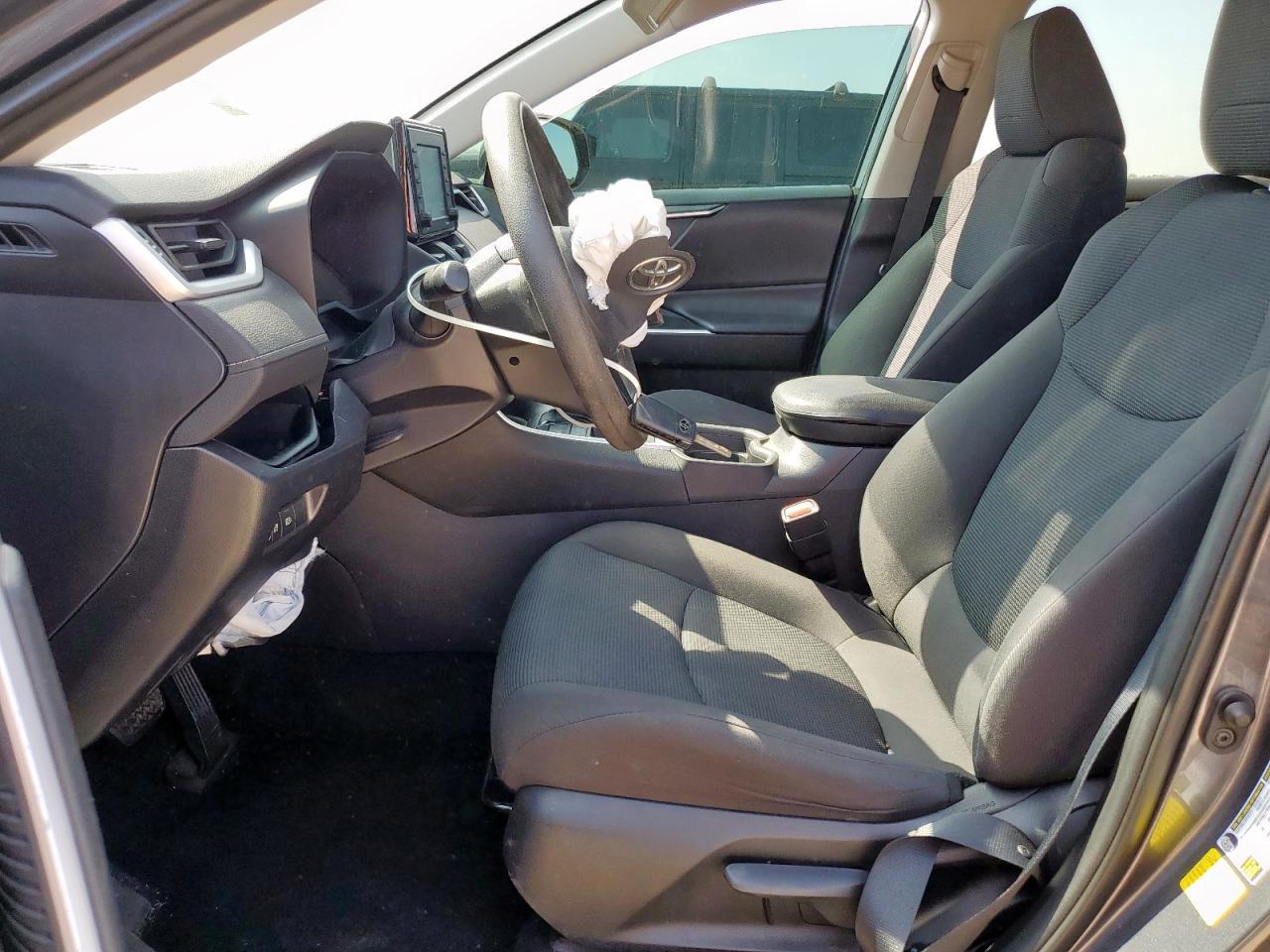 2020 Toyota Rav4 Le - Фото 7