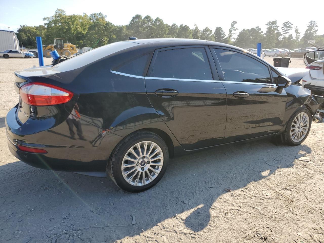 2014 Ford Fiesta Titanium - Image 3