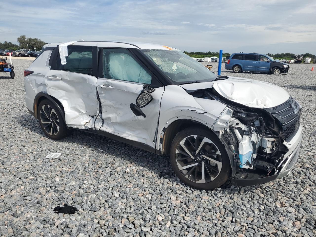 2023 Mitsubishi Outlander Se - Image 4