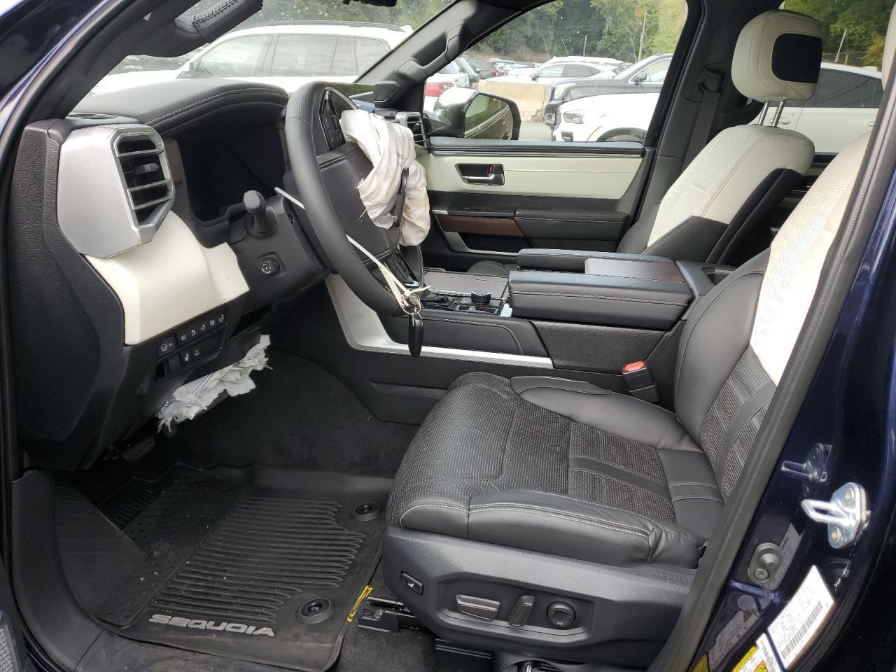 2025 Toyota Sequoia Sr5 - Фото 7