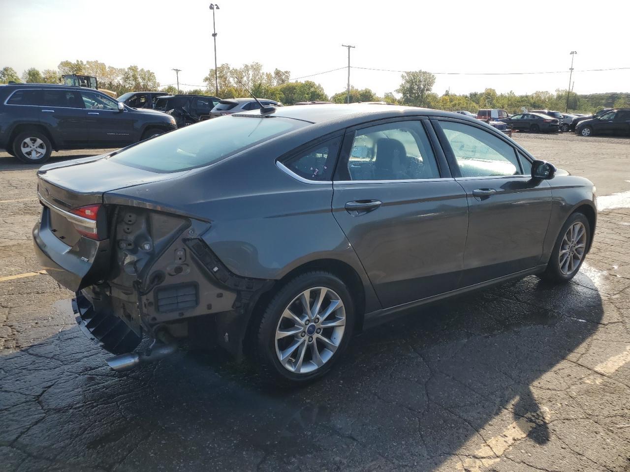 2017 Ford Fusion Se - Фото 3