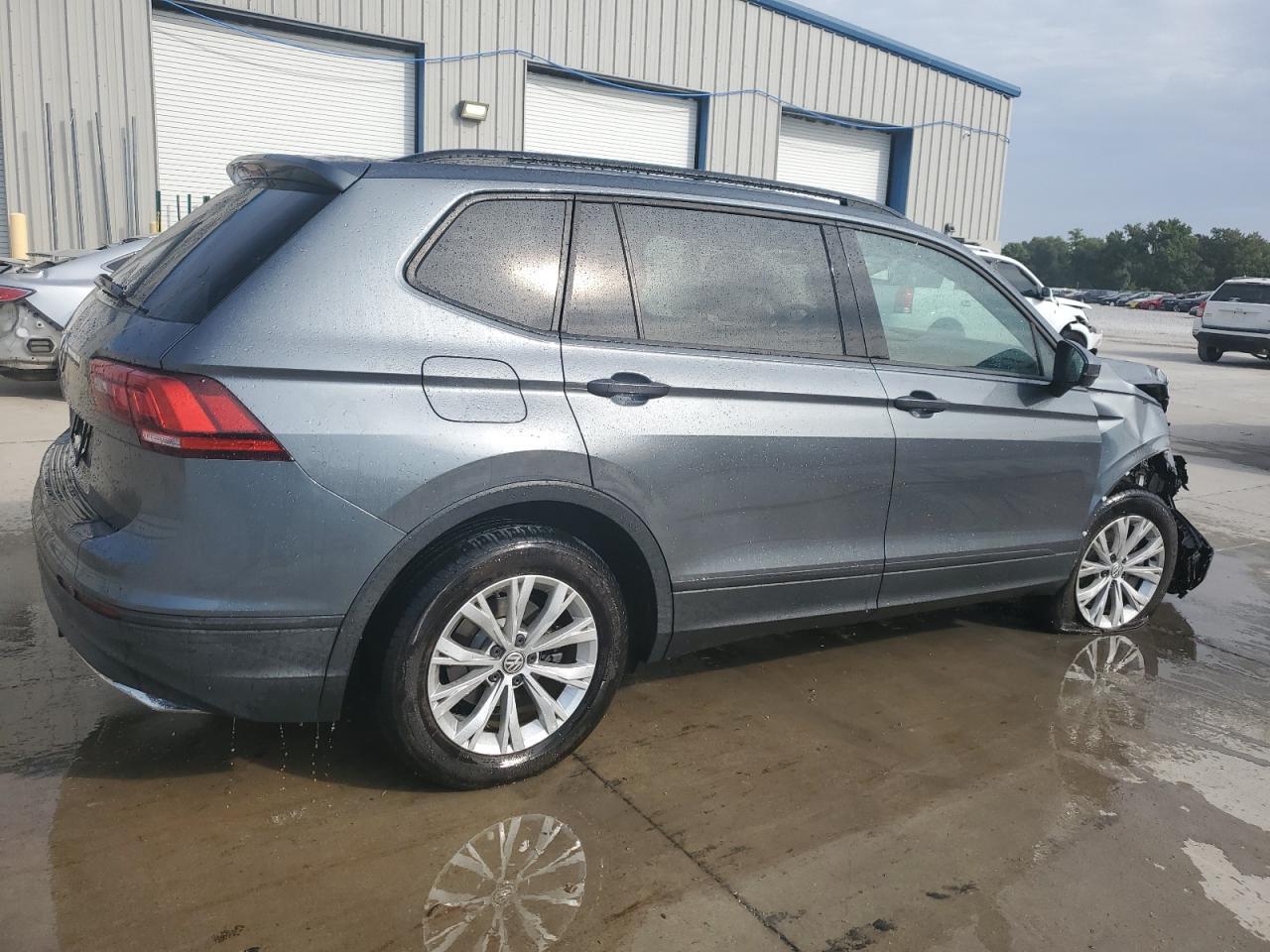 2019 Volkswagen Tiguan S - Image 3