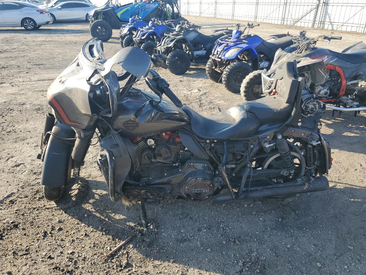 2018 Harley-Davidson Flhxse Cvo Street Glide - Фото 3