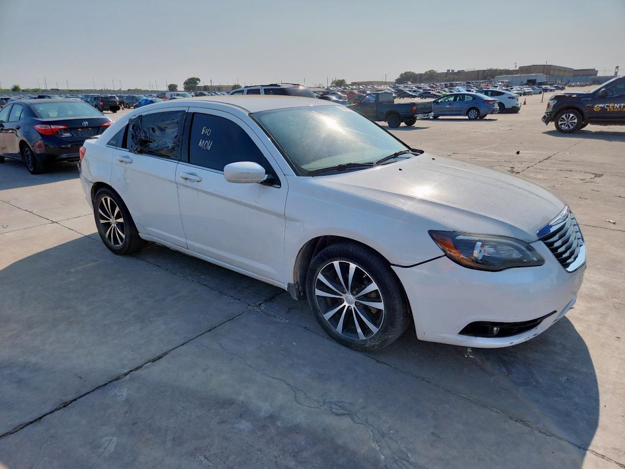 2013 Chrysler 200 Touring - Image 4