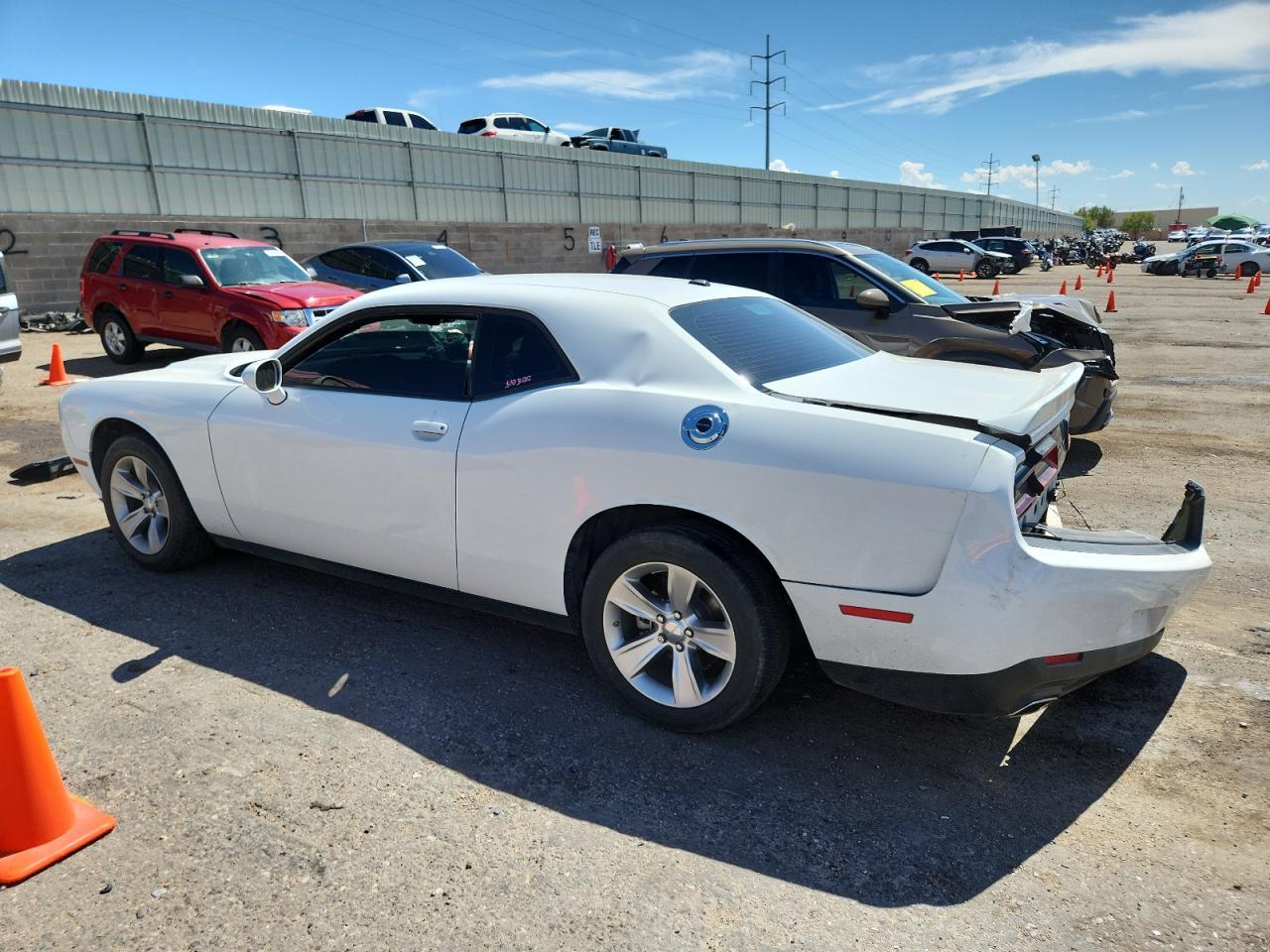 2022 Dodge Challenger Sxt - Фото 2