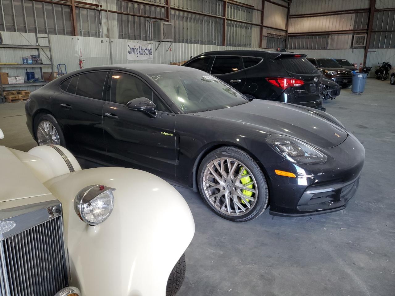 2020 Porsche Panamera 4 E-Hybrid - Фото 4