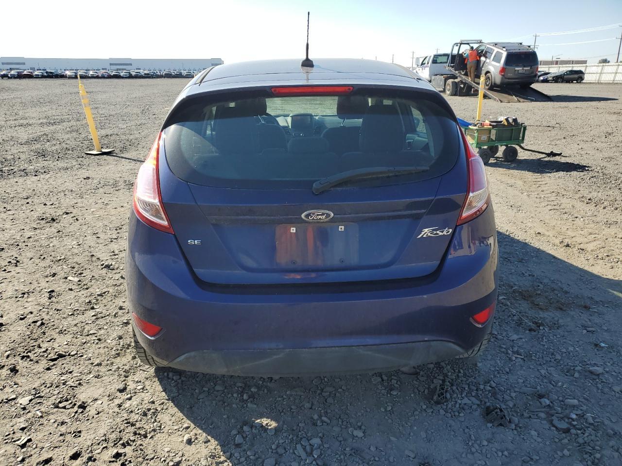 2016 Ford Fiesta Se - Фото 6