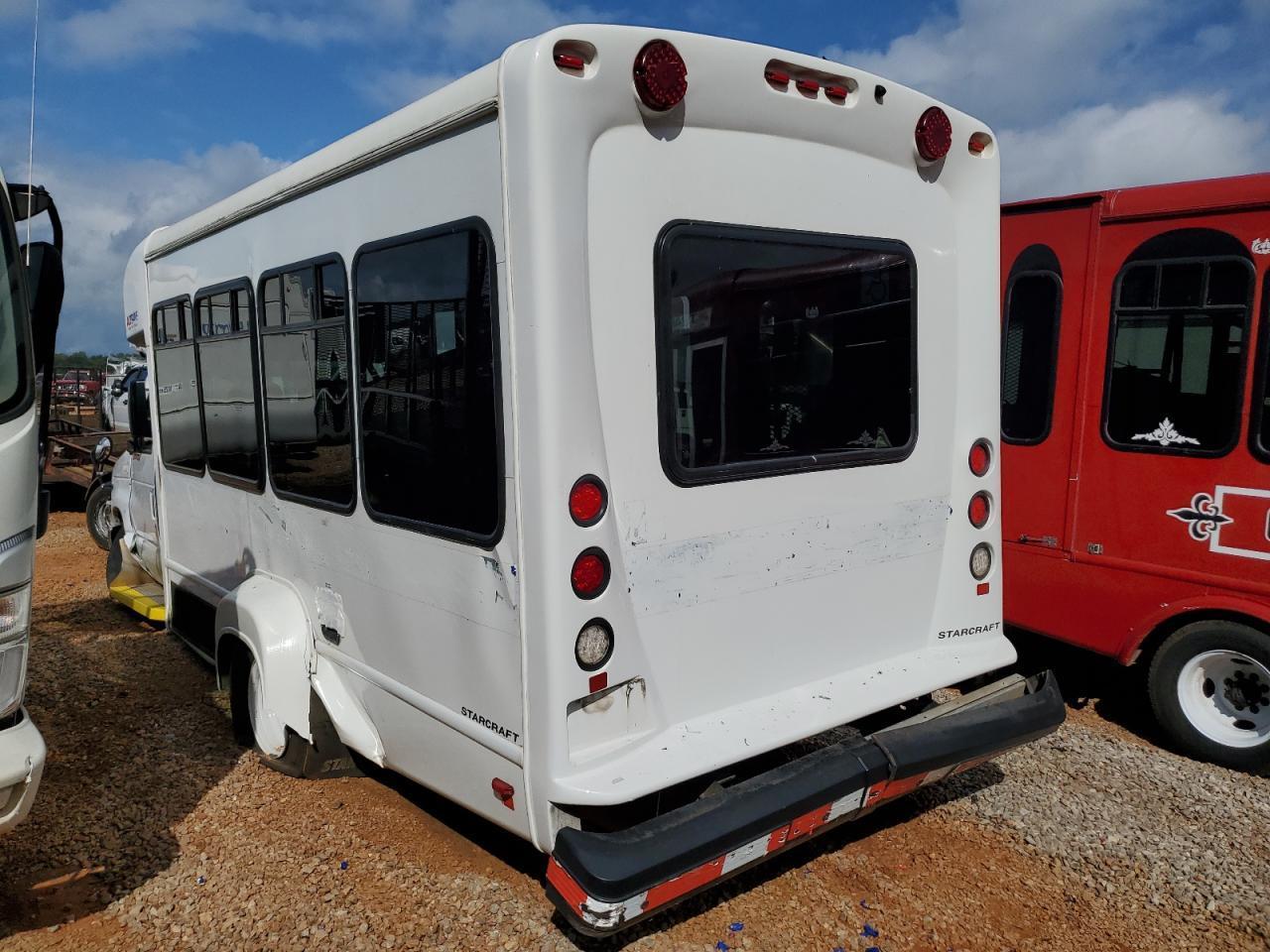2019 Ford Econoline E350 Super Duty Cutaway Van - Фото 2