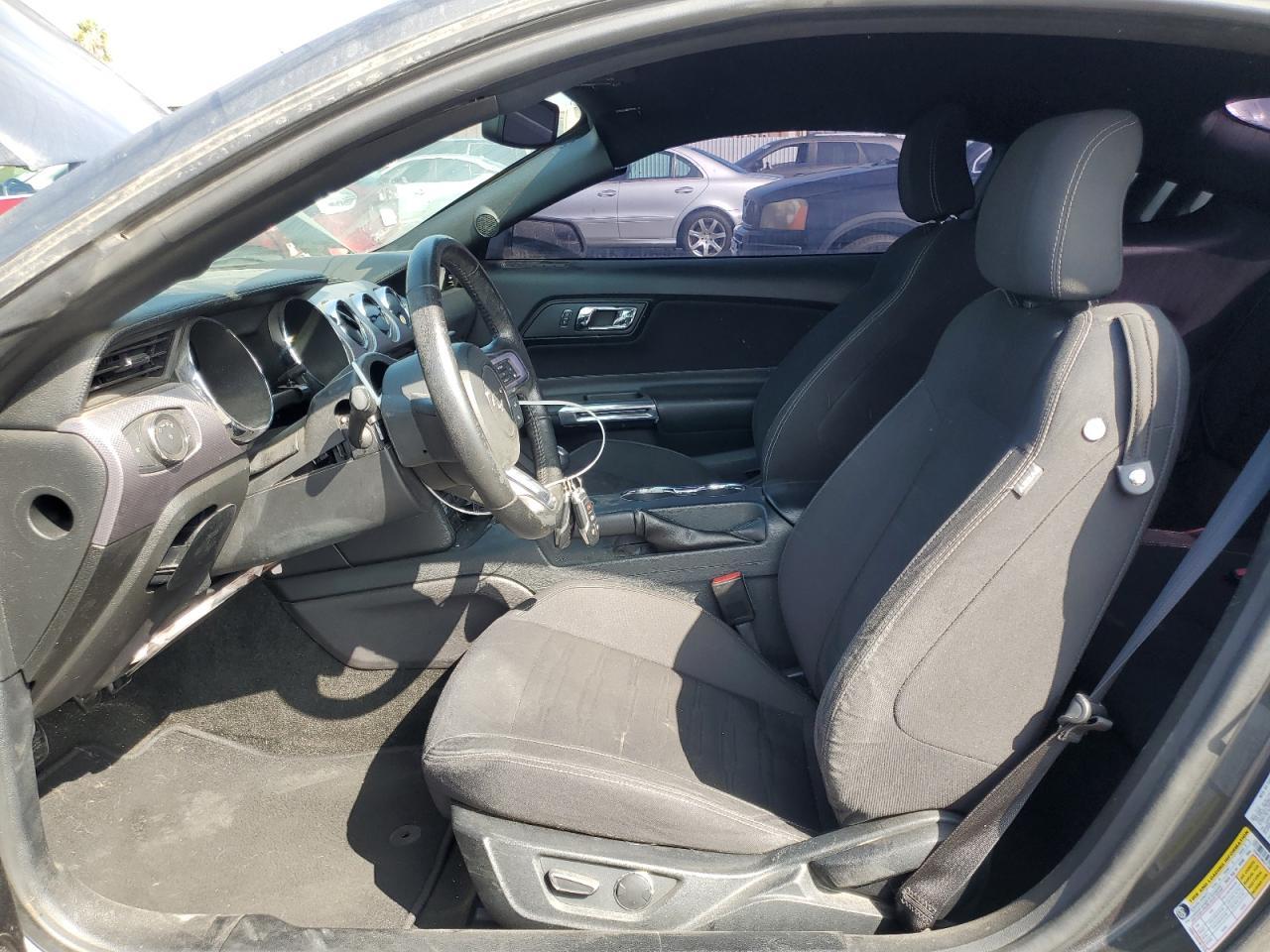 2016 Ford Mustang - Фото 7