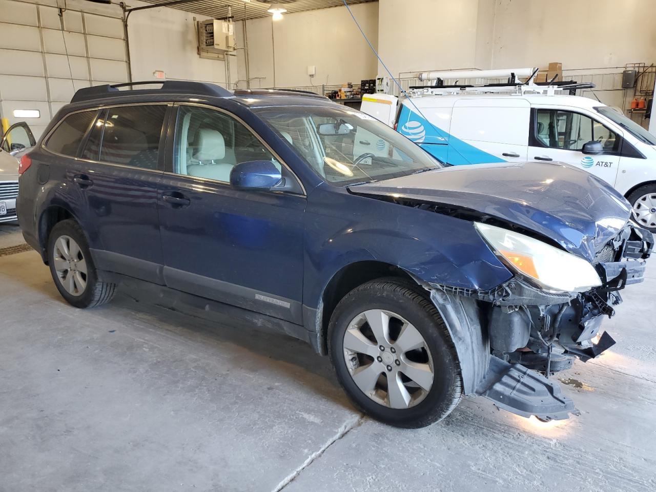 2011 Subaru Outback 2.5I Limited - Image 4