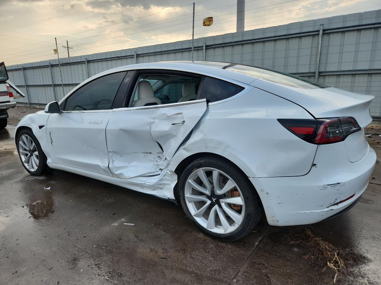 2018 Tesla Model 3 - Фото 2