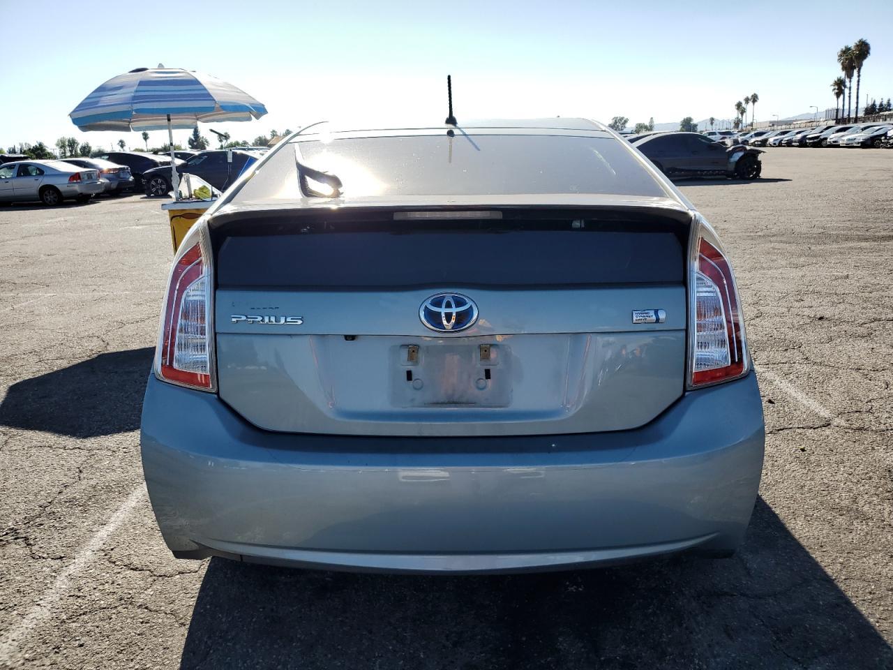 2015 Toyota Prius - Image 6