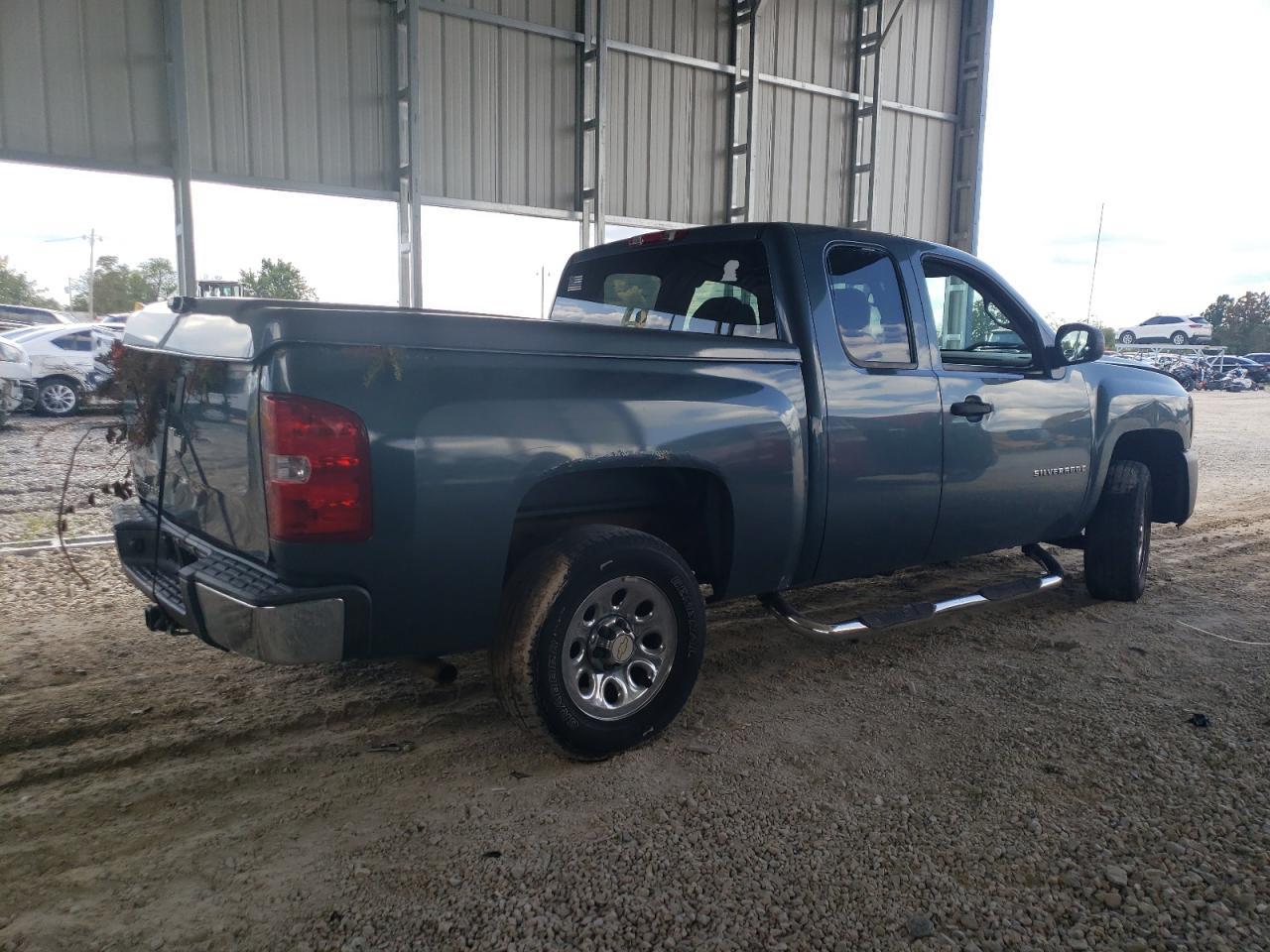 2008 Chevrolet Silverado C1500 - Image 3