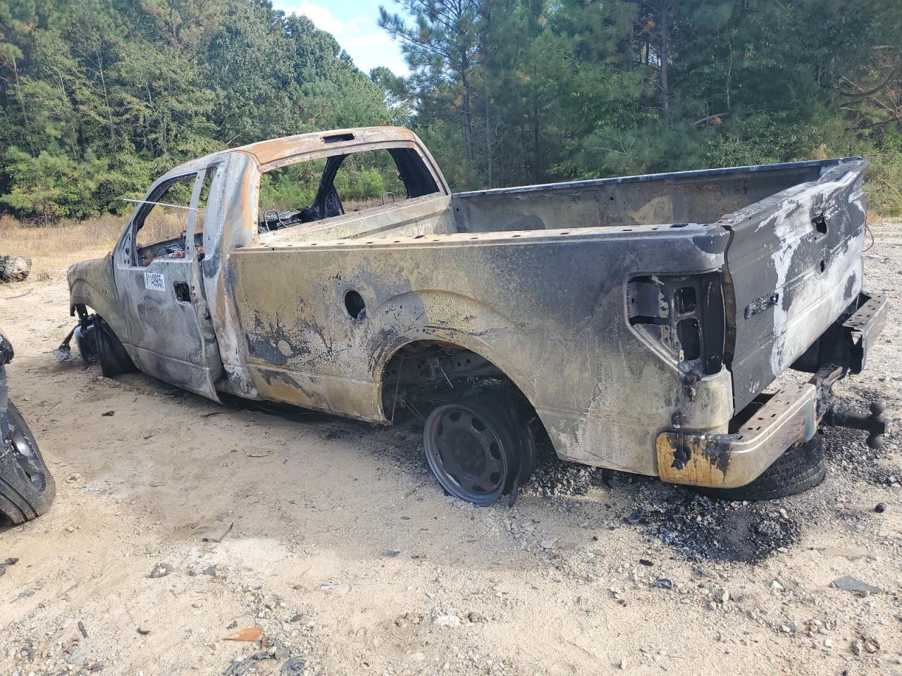 2013 Ford F150 - Фото 2