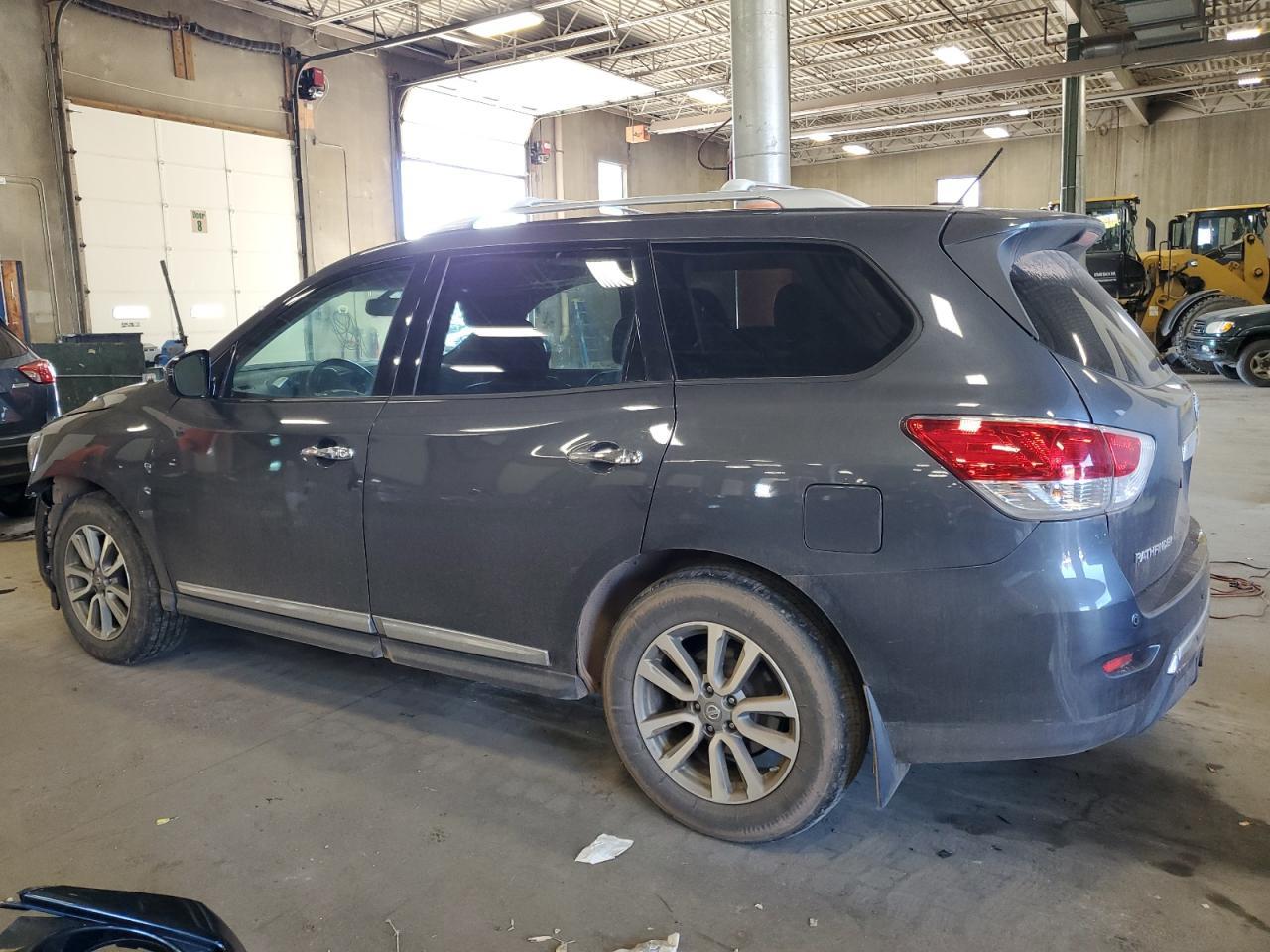 2013 Nissan Pathfinder S - Фото 2