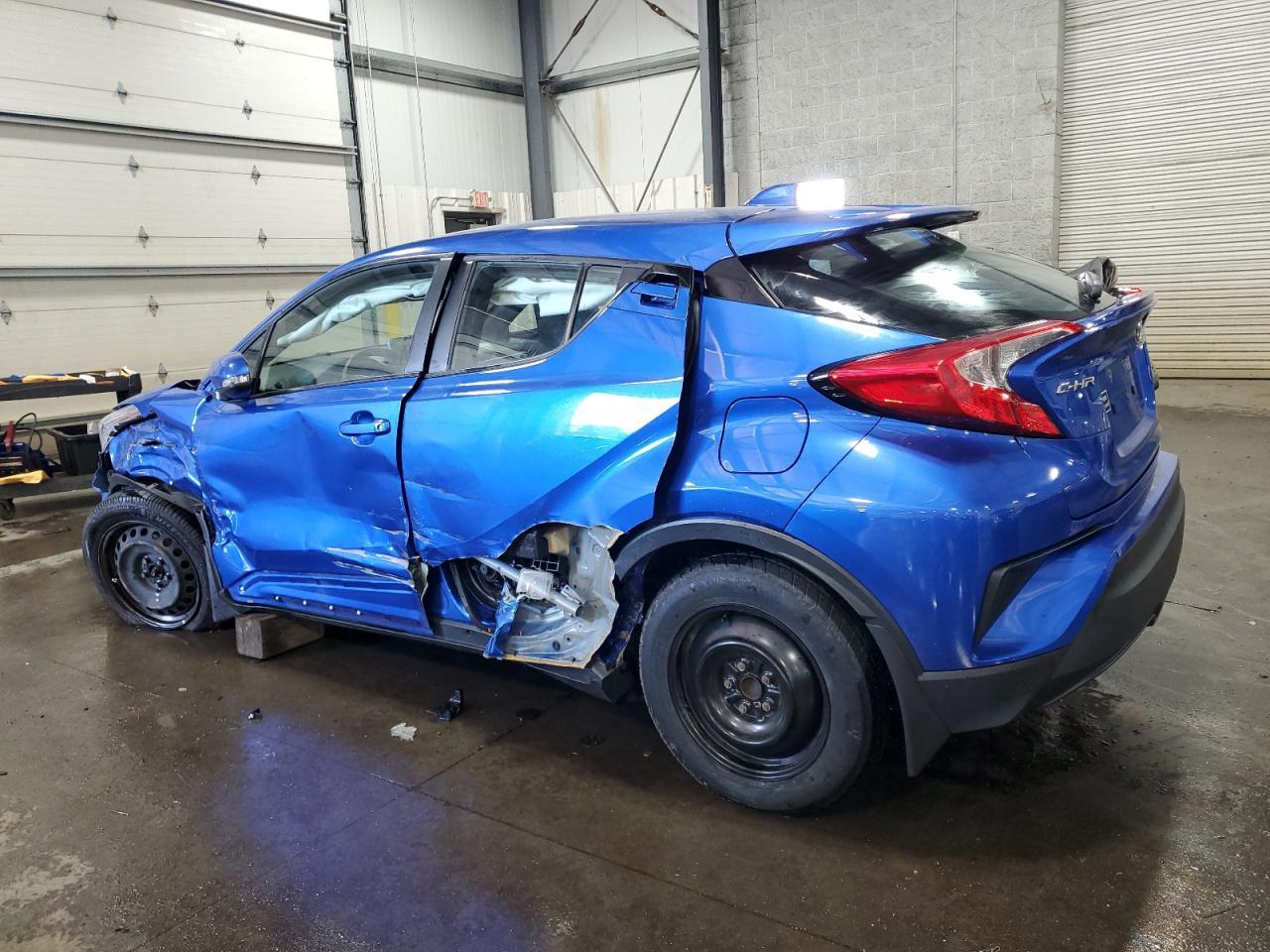2019 Toyota C-Hr Xle - Image 2