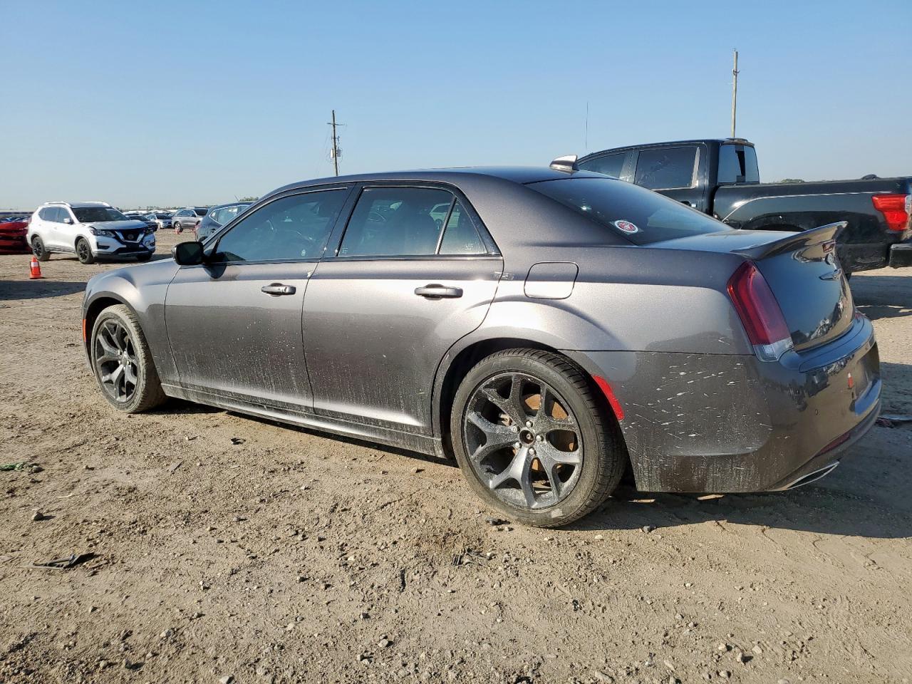 2021 Chrysler 300 S - Фото 2