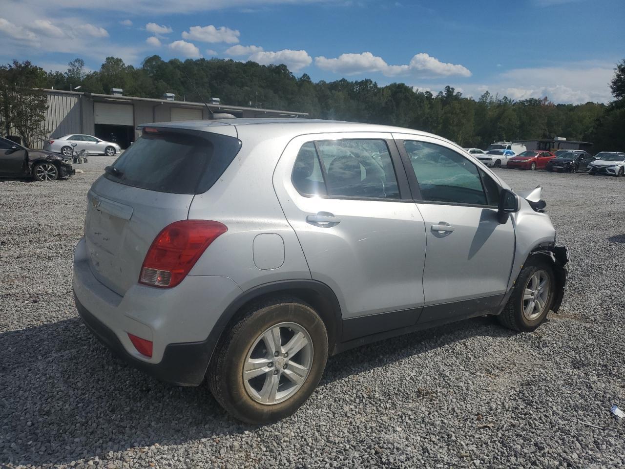 2020 Chevrolet Trax Ls - Image 3