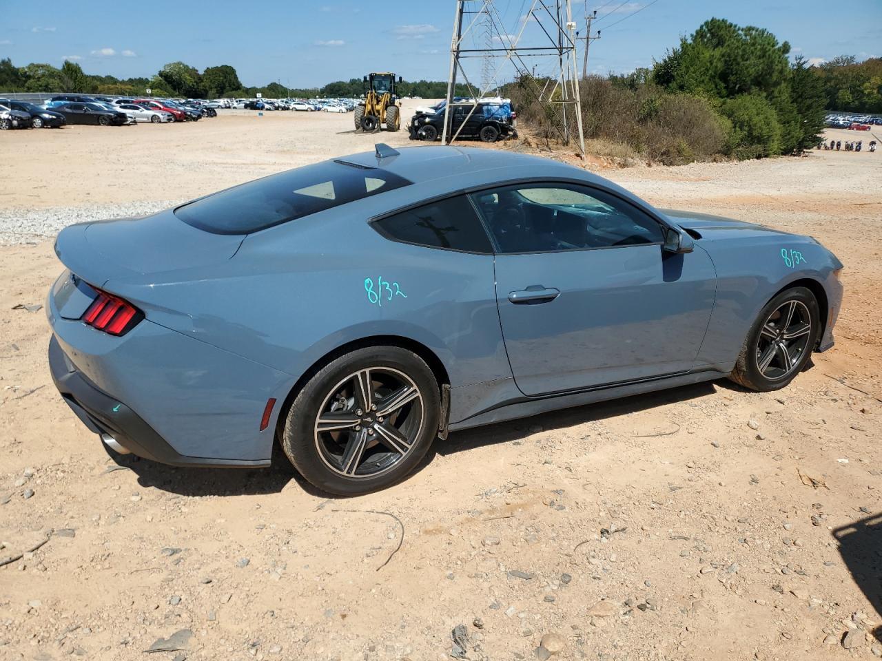 2025 Ford Mustang - Фото 3