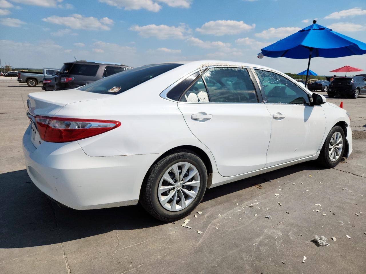 2017 Toyota Camry Le - Фото 3