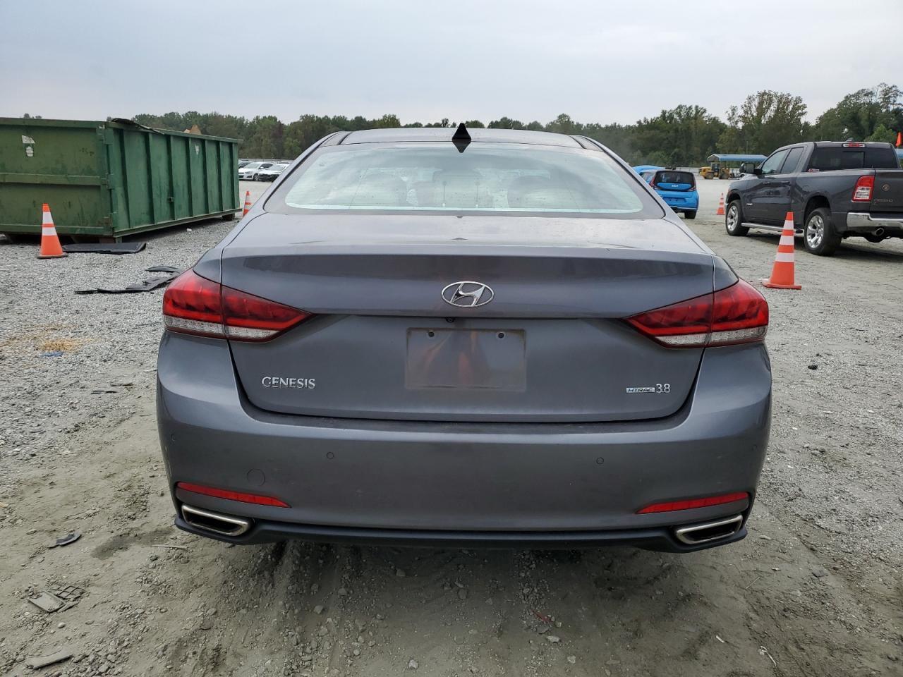 2015 Hyundai Genesis 3.8L - Фото 6