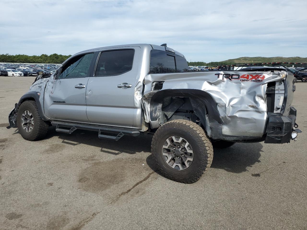 2018 Toyota Tacoma Double Cab - Фото 2