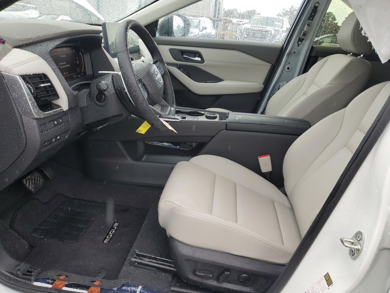 2025 Nissan Rogue Sl - Image 7