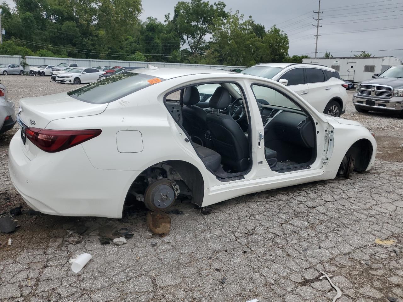 2021 Infiniti Q50 Luxe - Фото 3