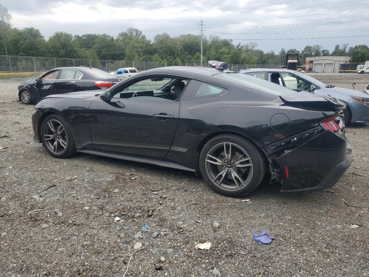 2024 Ford Mustang - Фото 2