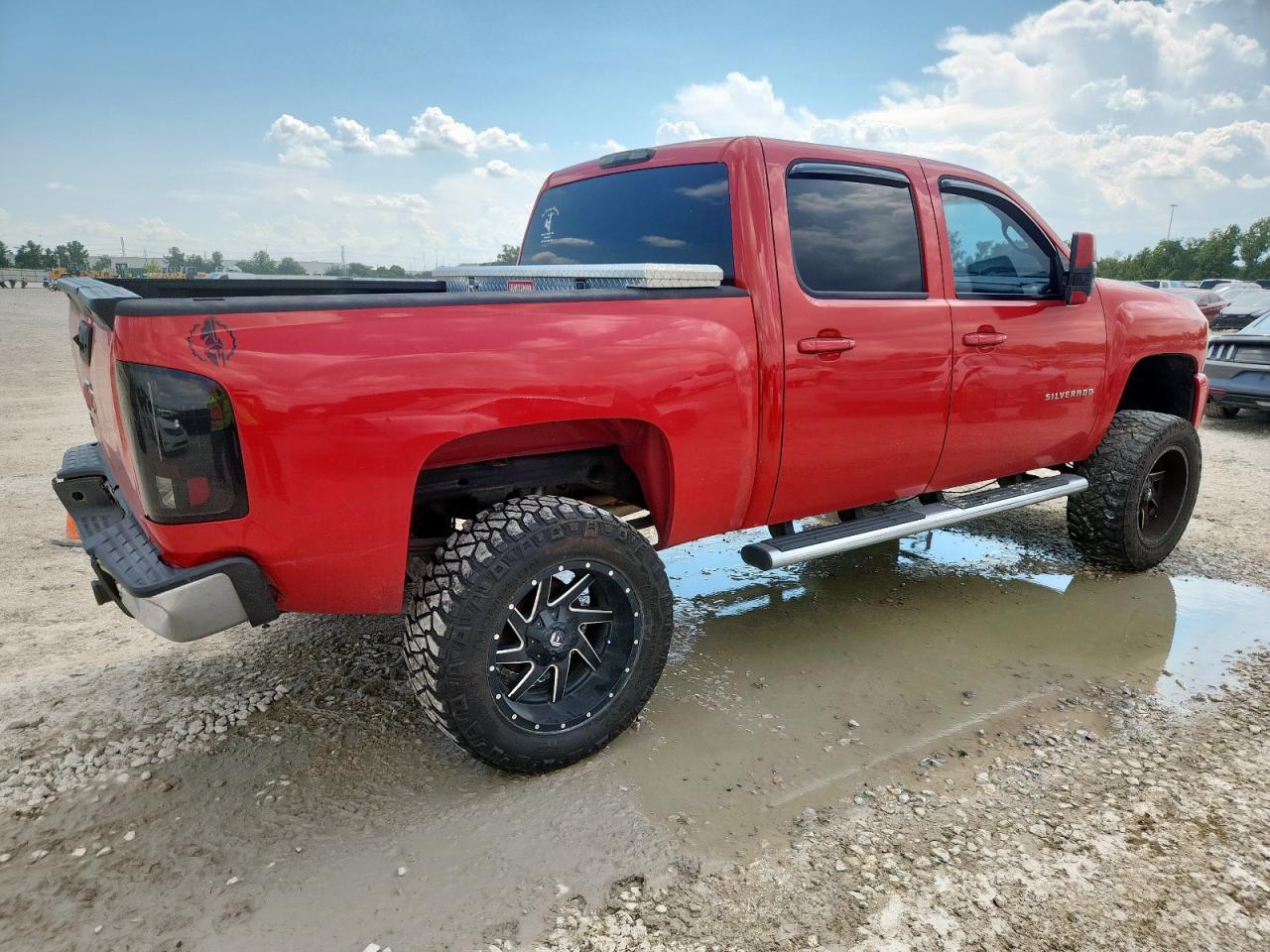 2011 Chevrolet Silverado K1500 Lt - Image 3
