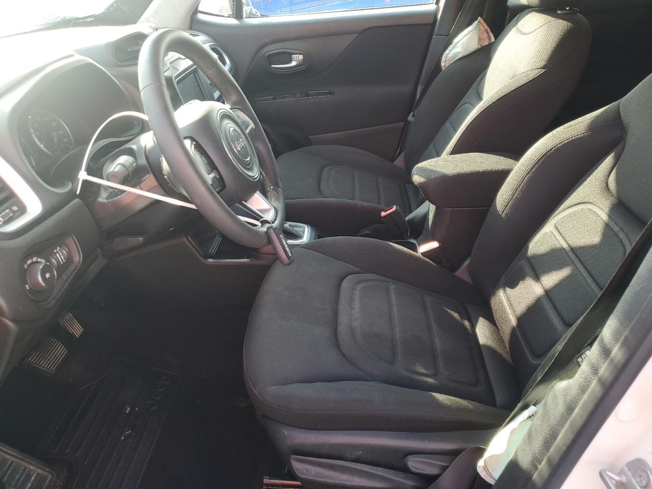2018 Jeep Renegade Latitude - Image 7