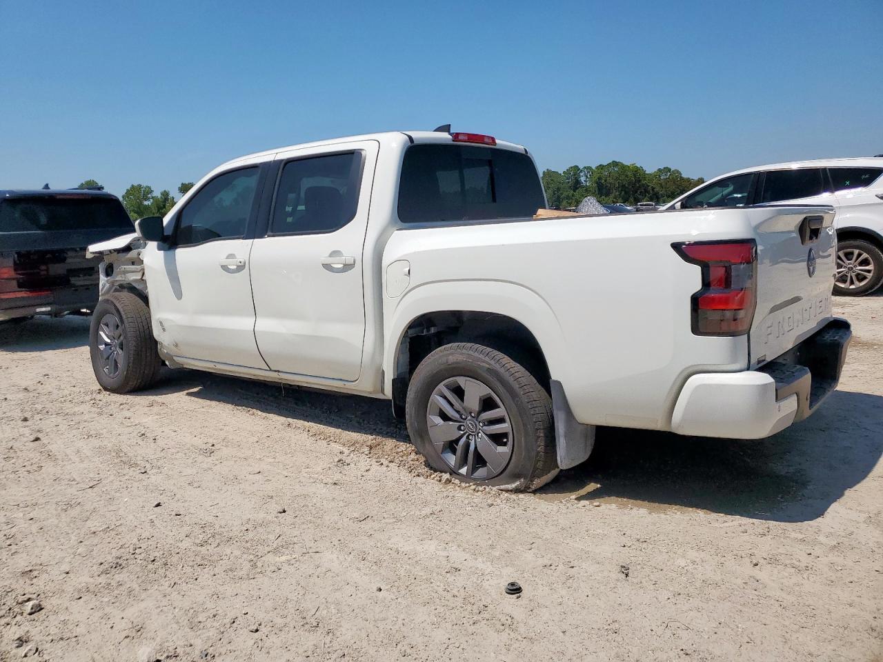2025 Nissan Frontier S - Фото 2