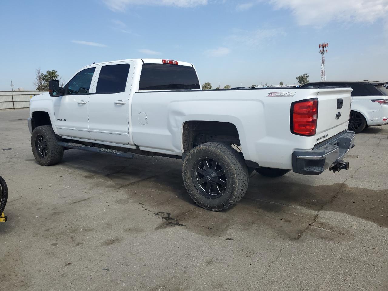 2016 Chevrolet Silverado K3500 Lt - Image 2