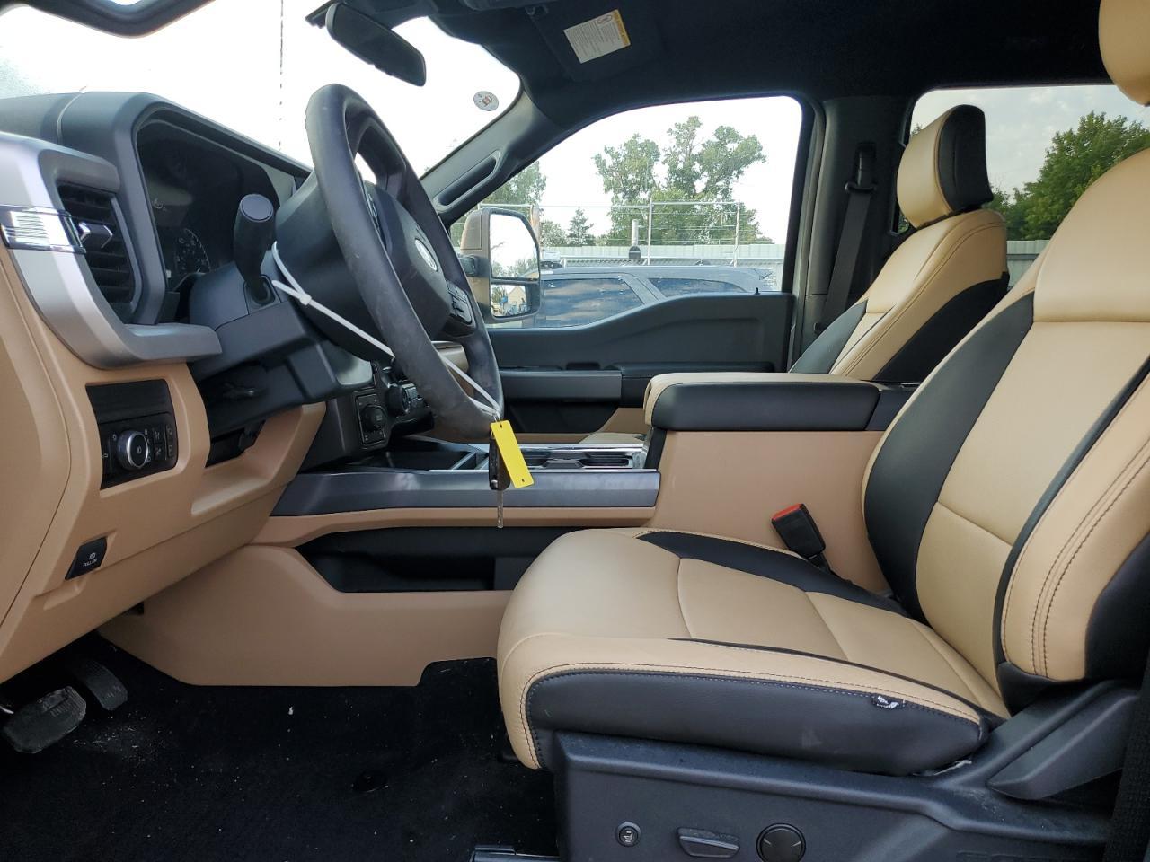 2025 Ford F250 Super Duty - Фото 7