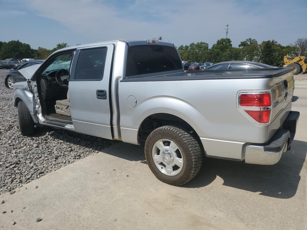 2010 Ford F150 Supercrew - Image 2