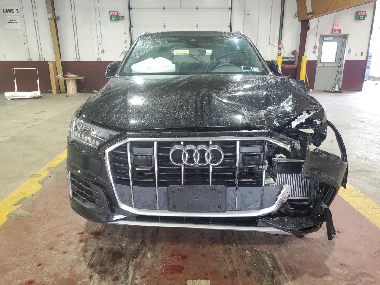 2023 Audi Q7 Premium - Image 5