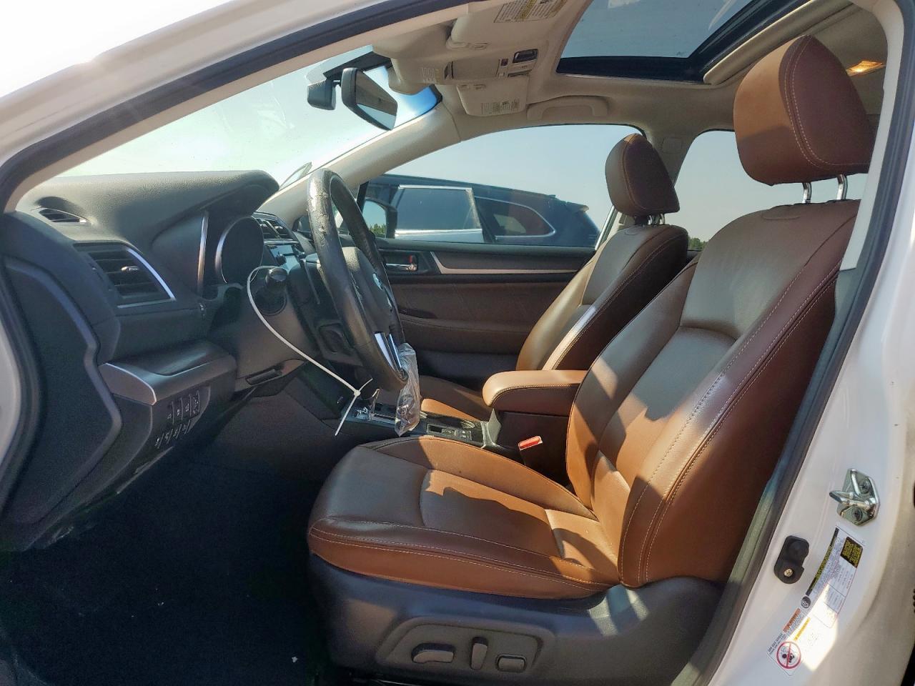 2017 Subaru Outback Touring - Image 7