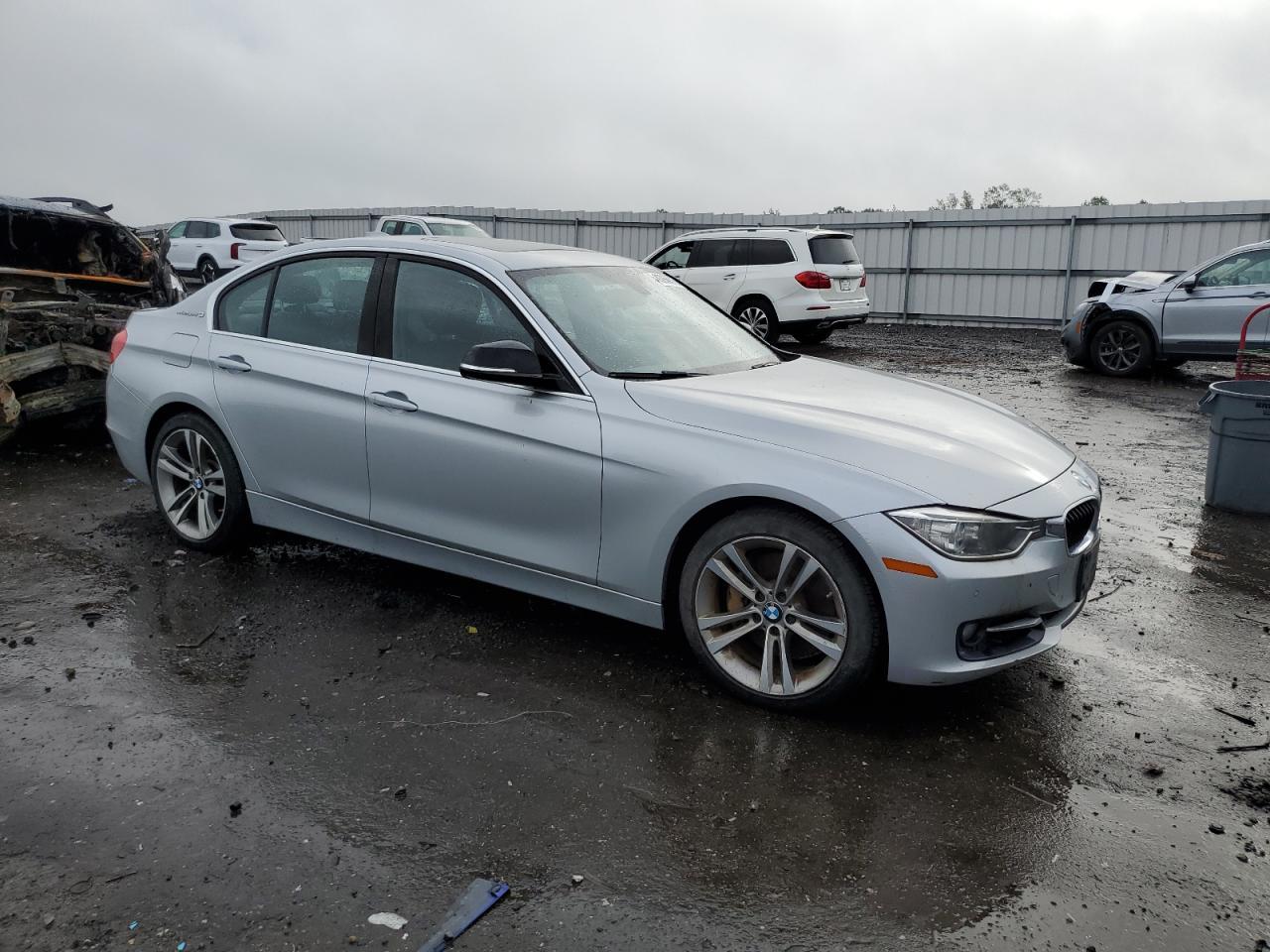 2013 BMW Activehybrid 3 - Image 4