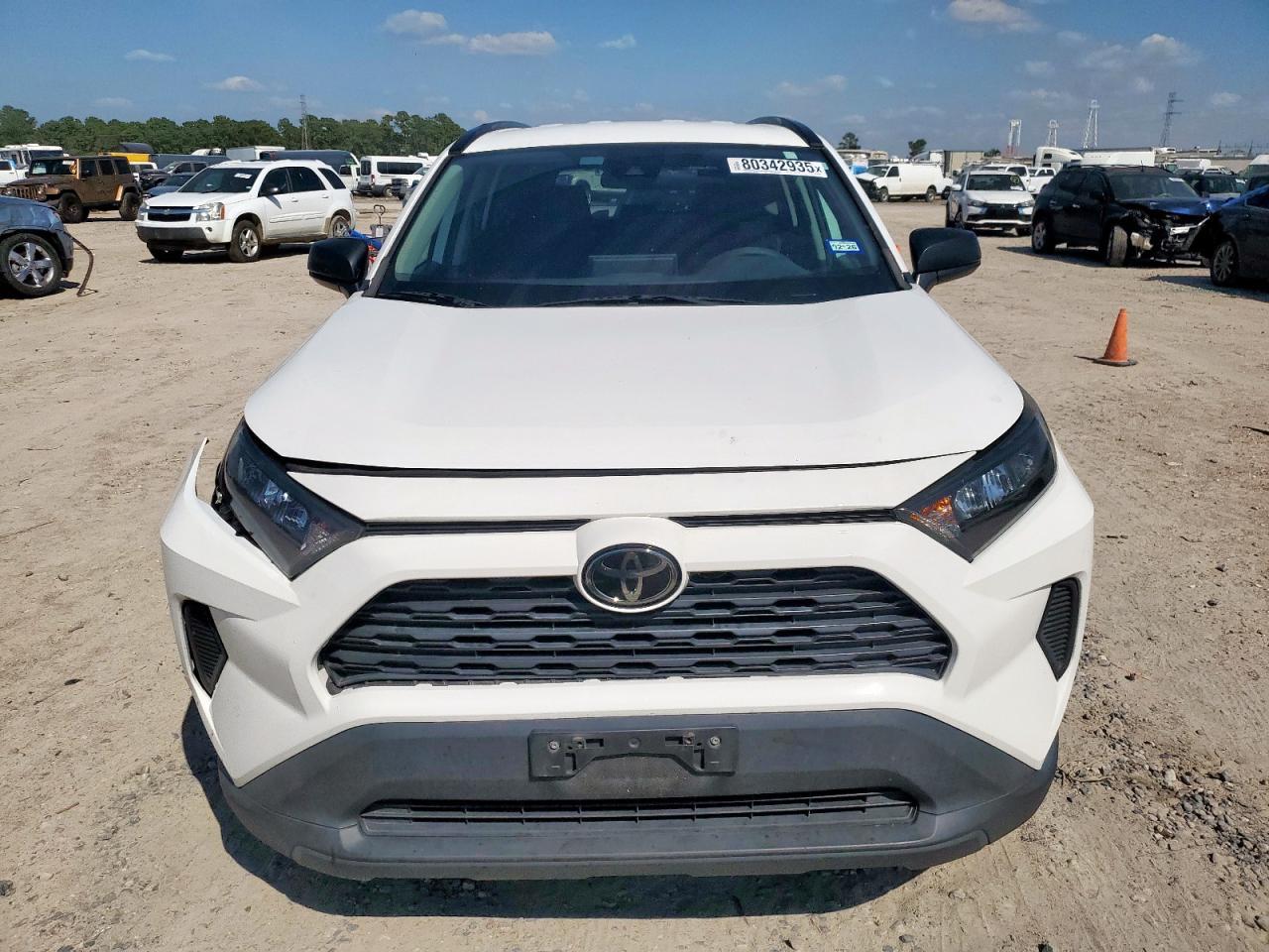 2020 Toyota Rav4 Le - Image 5