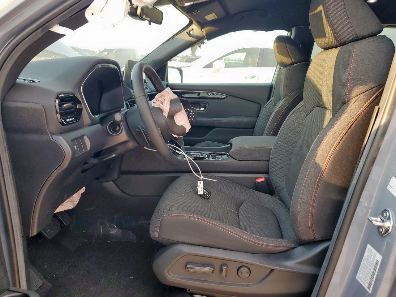 2025 Honda Pilot Sport - Image 7