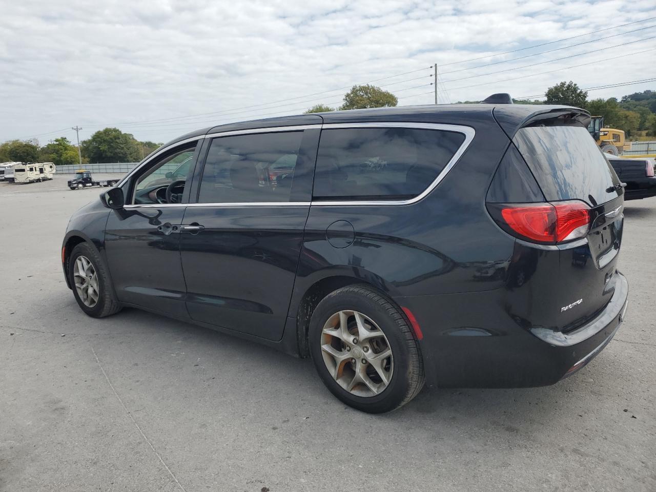 2018 Chrysler Pacifica Touring Plus - Фото 2