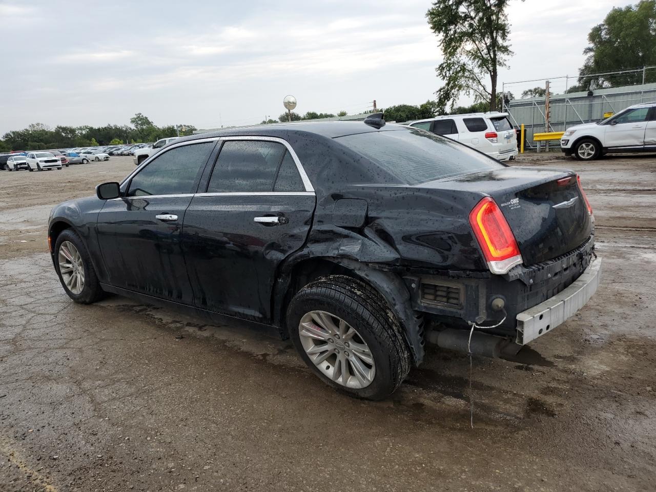 2016 Chrysler 300C - Фото 2