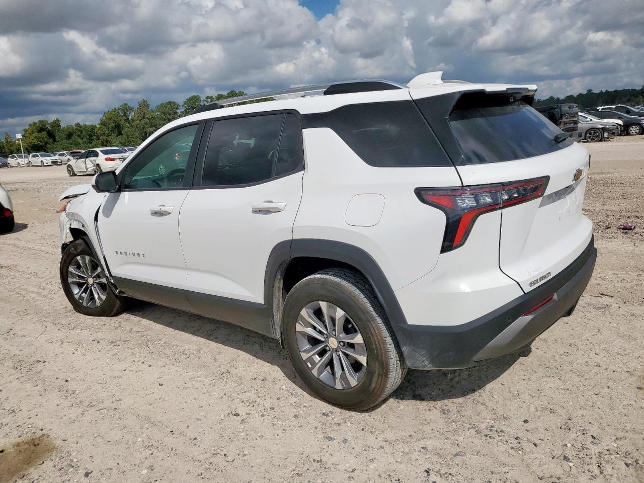 2025 Chevrolet Equinox Lt - Image 2