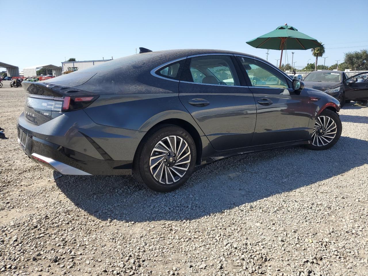 2024 Hyundai Sonata Hybrid - Image 3